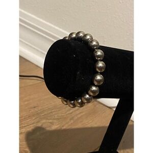 Silver‎ beaded bracelet